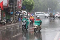 Miền Bắc lạnh sâu về đêm, Trung Bộ sắp hứng mưa to dồn dập.