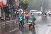 Miền Bắc lạnh sâu về đêm, Trung Bộ sắp hứng mưa to dồn dập.