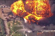 Nổ nhà máy hóa chất, 1.000 người Mỹ sơ tán