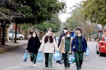 ĐH Kinh tế Quốc dân nói gì về "kêu cứu" của sinh viên: F0 tăng, phải tắm nước lạnh?