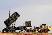 Ả rập Xê út bị một nhóm chiến binh người Iraq tấn công bằng tên lửa đạn đạo và UAV