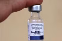 Bỏ lô vắc xin ComBE Five sau vụ tử vong của bé 2 tháng tuổi