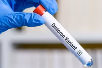 Mỹ: Nguy cơ nhập viện do Omicron đã giảm một nửa so với Delta