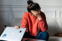 Phụ nữ tuổi trung niên làm gì để tránh nguy cơ thất nghiệp?