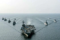 Hệ thống vũ khí cực mạnh trên tàu hộ tống cho tàu sân bay vào Đà Nẵng