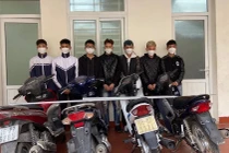 Các đối tượng trong ổ nhóm có hành vi gây rối trật tự công cộng.