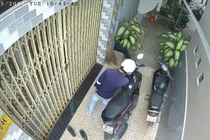 Thanh niên tiến vào bẻ khóa, trộm xe.