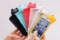 Không nên dùng ốp lưng điện thoại