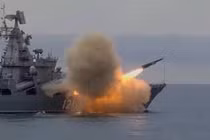 Video: Tuần dương hạm "Moskva" phóng tên lửa "Vulcan" trên Biển Đen