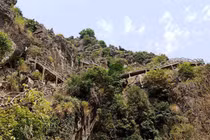 Hãy bỏ ngay sự tiếc nuối công trình trái phép ở Danh thắng Tràng An