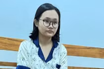 Khởi tố nữ sinh đầu độc cha bằng xyanua