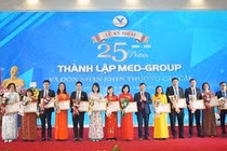 Bộ Y tế khen thưởng đơn vị tiên phong lấy mẫu tại nhà