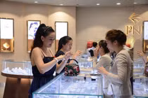 Giá vàng thế giới phục hồi, hướng đến mốc 65 triệu đồng/lượng