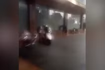 Video nhân viên khách sạn Grand Plaza ở Hà Nội đuổi người trú giông lốc