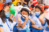 Phát động chương trình trao tặng mũ bảo hiểm cho học sinh lớp Một toàn quốc năm học 2020 - 2021