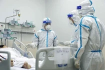 Hàng loạt nhân viên y tế thôi việc trong 18 tháng qua