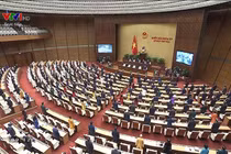 Quốc hội mặc niệm đồng bào tử vong, cán bộ chiến sĩ hy sinh do COVID-19 tại phiên khai mạc.