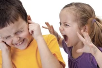 Có nên góp ý với cô giáo về cách cư xử?