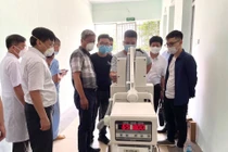 150 y, bác sĩ phục vụ trung tâm hồi sức tích cực Covid-19 tại Bắc Giang