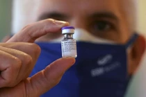 FDA: Nhu cầu tiêm văcxin Pfizer Covid-19 liều 3 vẫn chưa rõ ràng