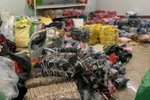 Xử phạt hơn 300 triệu đồng với kho hàng thời trang nhập lậu