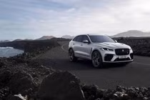 Jaguar F-Pace R-Dynamic phiên bản màu đen độc đáo với công nghệ tiên tiến