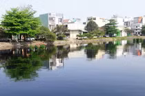 Đà Nẵng: Hồ điều tiết tràn ngập nước thải, dân khốn khổ