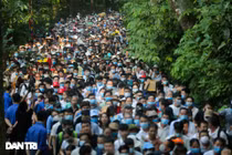 Biển người đổ về lễ hội Đền Hùng trong ngày Quốc Giỗ
