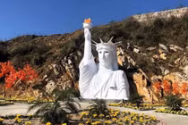 Điểm du lịch có tượng nữ thần tự do "phiên bản lỗi" bị tạm cấm đón khách