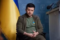 Tổng thống Ukraine Vladimir Zelensky lãnh đạo cuộc chiến chống Nga trên mạng