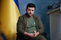 Tổng thống Ukraine Vladimir Zelensky lãnh đạo cuộc chiến chống Nga trên mạng
