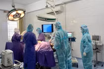 59% sản phụ nhập viện điều trị COVID-19 chưa tiêm hoặc mới tiêm 1 mũi vắc xin