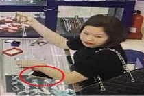 Công an Hà Nội truy tìm hai tên trộm giữa ban ngày