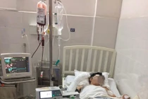 Thượng úy công an bị đâm nhiều nhát dao đã qua cơn nguy kịch