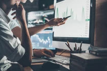 Đón đầu xu hướng nâng hạng, khối ngoại có thể đẩy mạnh mua ròng cổ phiếu Việt Nam từ nửa cuối năm 2021?