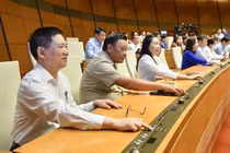 Quốc hội thông qua Dự thảo Luật Kinh doanh bảo hiểm (sửa đổi), với quy định mới “cấm” các doanh nghiệp bảo hiểm dùng tiền nhàn rỗi đầu tư vào bất động sản.