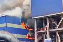 Thép Hòa Phát Dung Quất gặp sự cố, lửa cháy ngùn ngụt