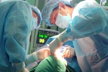 Thủng mũi vì làm đẹp ở spa