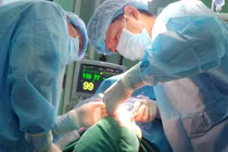 Thủng mũi vì làm đẹp ở spa