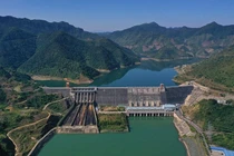 Không phải tháo nước để kiểm tra an toàn đập