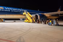 Chuyến bay đầu tiên từ khu vực Trung Đông đưa gần 300 công dân Việt Nam hồi hương