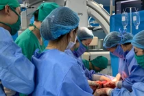 4 người hiến máu cứu sản phụ rau tiền đạo trung tâm có nhóm máu cực hiếm B/Rh(-)