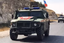 Quân cảnh Nga tuần tra bảo vệ biên giới Syria trên vùng Cao nguyên Golan