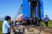 Chuyện thật như đùa: Chuyển chủ quản, đường sắt không còn tiền hoạt động