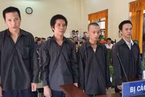 Đào tẩu khỏi trại tạm giam bằng một chiếc đinh vít