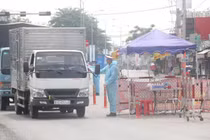 Quản lý chặt, ưu tiên tiêm vaccine cho lái xe vận tải