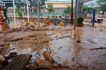 ĐH Quốc gia Hà Nội quyên góp ủng hộ đồng bào miền Trung 1 tỷ đồng