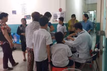 Cô giáo đãi trà sữa, 15 học sinh nhập viện cấp cứu