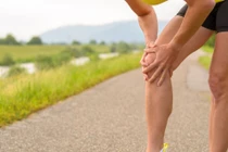 Thoái hóa khớp gối ảnh hưởng đến hàng triệu người trên thế giới. Ảnh minh họa