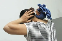 Xoa bóp trị vẹo cổ